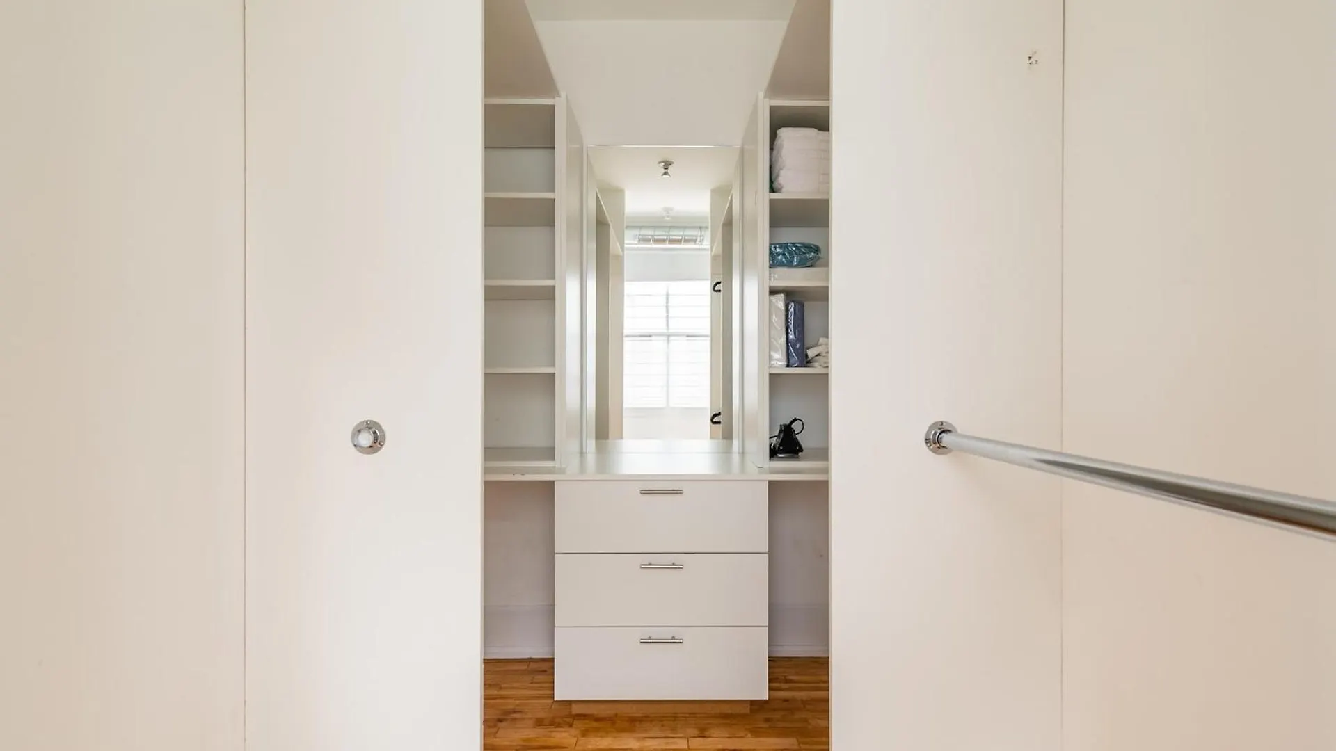 Spacious 2 Bedroom Loft In Sought After Leslieville 多伦多 公寓