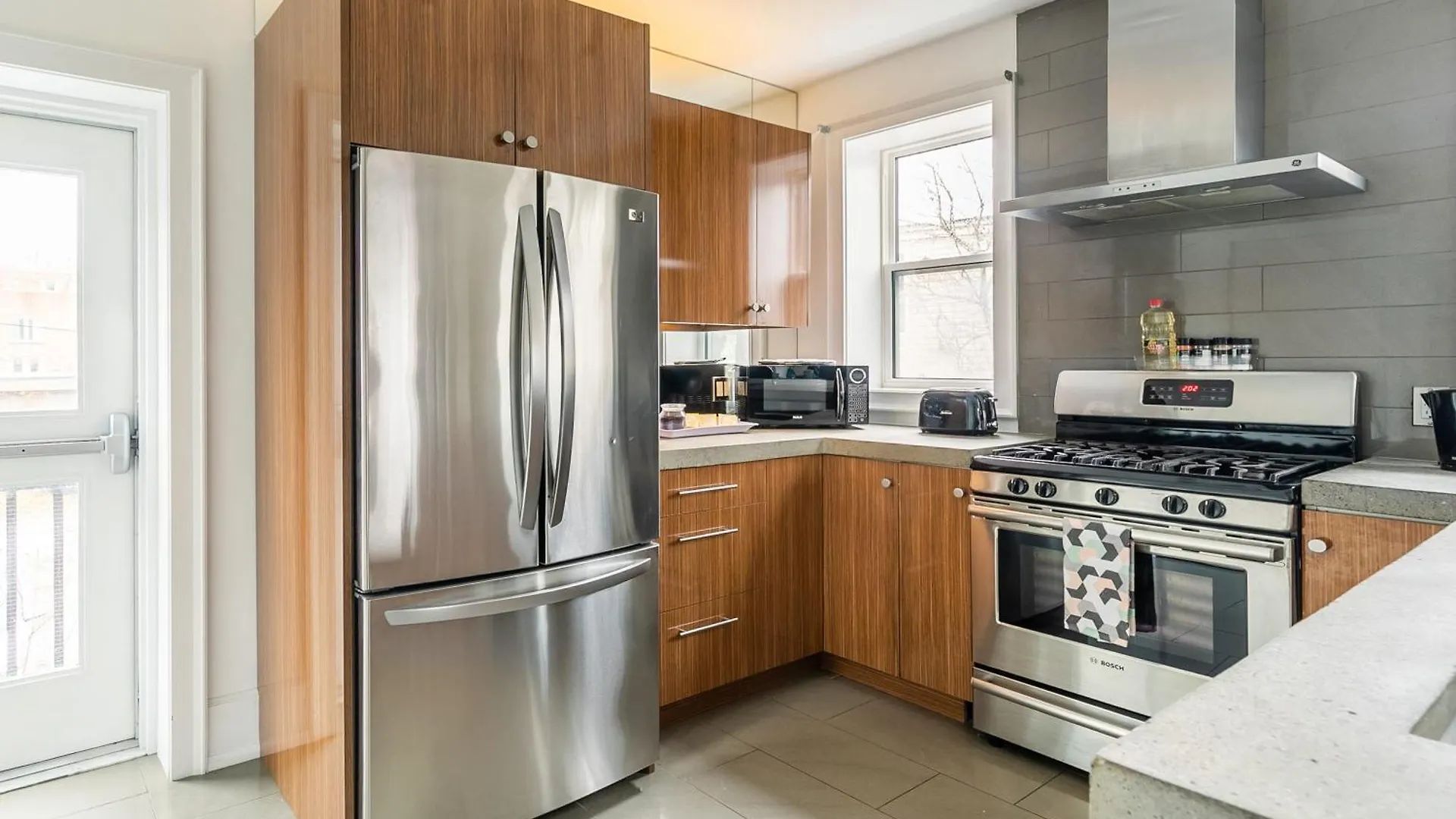 Spacious 2 Bedroom Loft In Sought After Leslieville 多伦多 加拿大