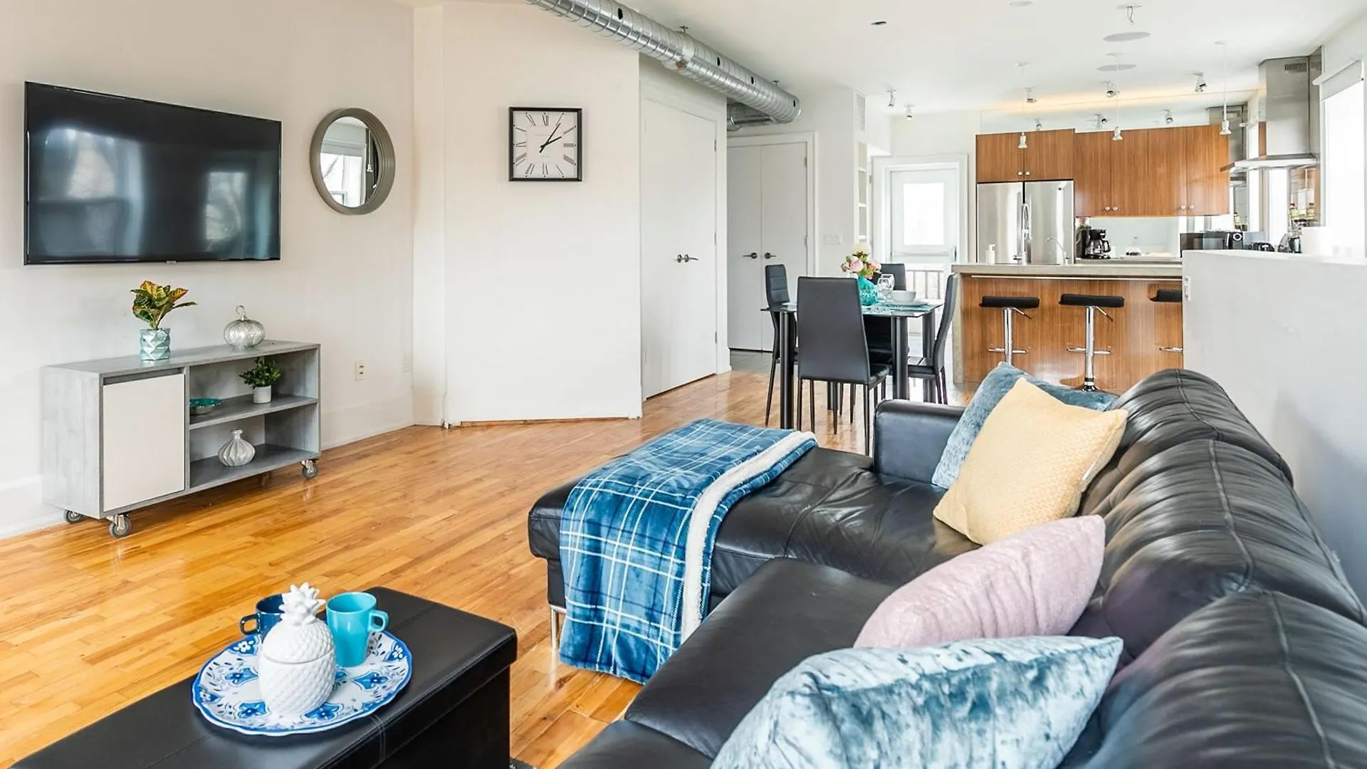 Spacious 2 Bedroom Loft In Sought After Leslieville 多伦多 0*,  加拿大